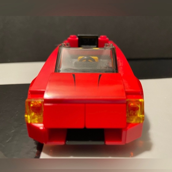 LEGO City:  High-speed Chase Getaway Car 6000 - Picture 4 of 5